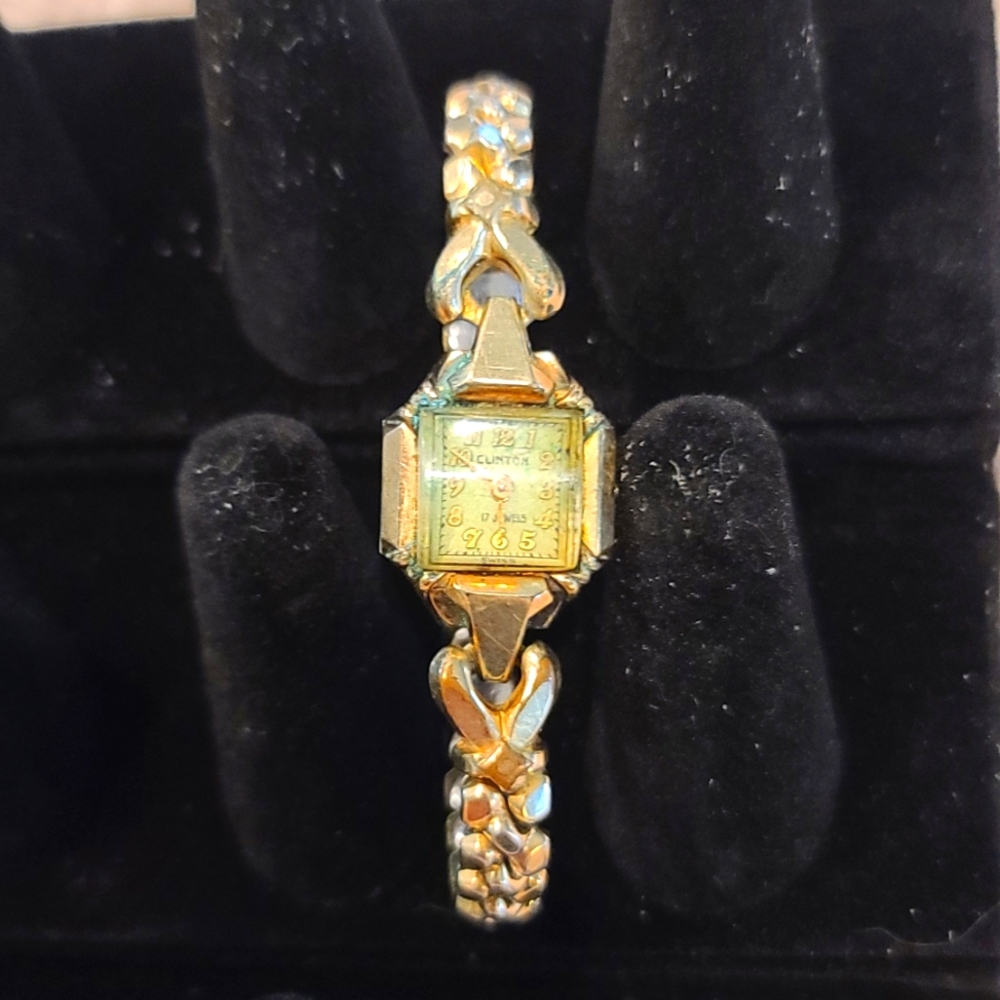 Womens Vintage Swiss Clinton Watch 17 Jewels "stamped" Speidel Band